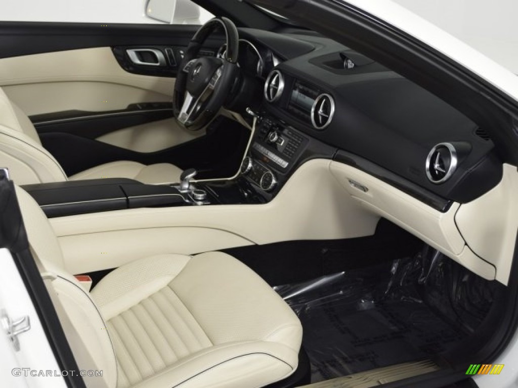 Porcelain/Black Interior 2016 Mercedes-Benz SL 550 Roadster Photo #126668945