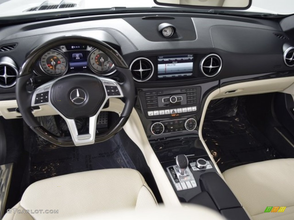 2016 Mercedes-Benz SL 550 Roadster Dashboard Photos