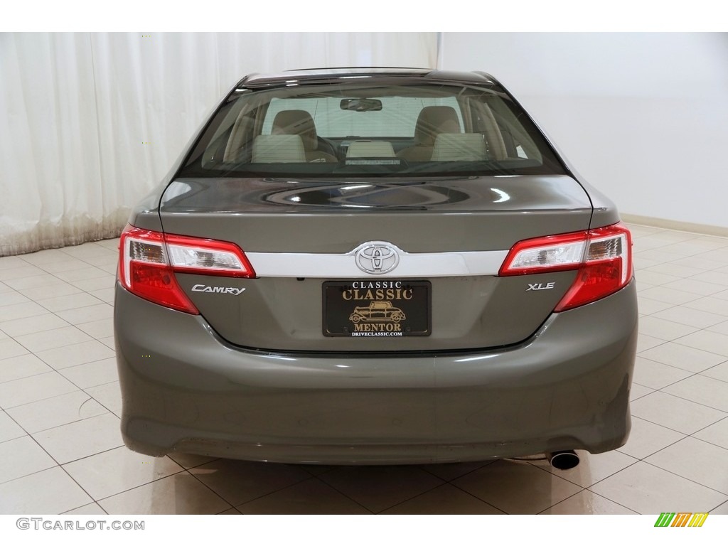2012 Camry XLE - Cypress Green Pearl / Ivory photo #17