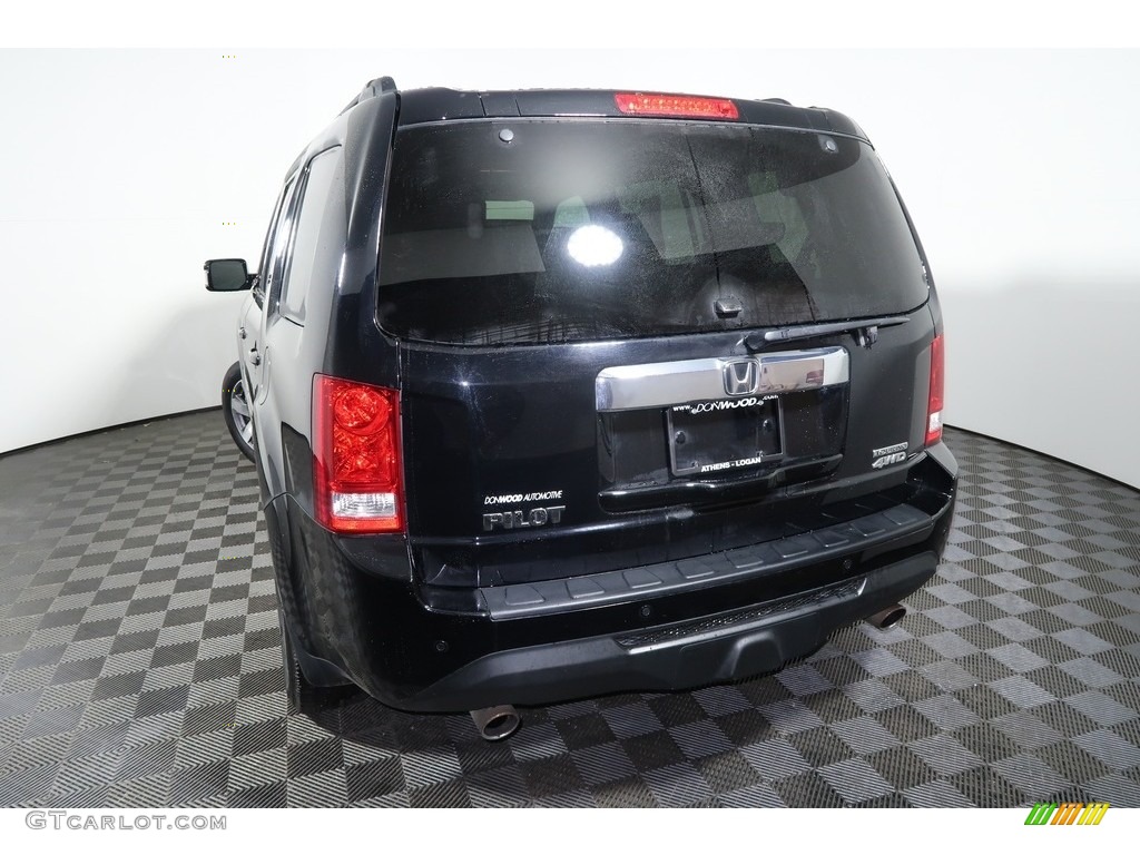 2015 Pilot Touring 4WD - Crystal Black Pearl / Black photo #15