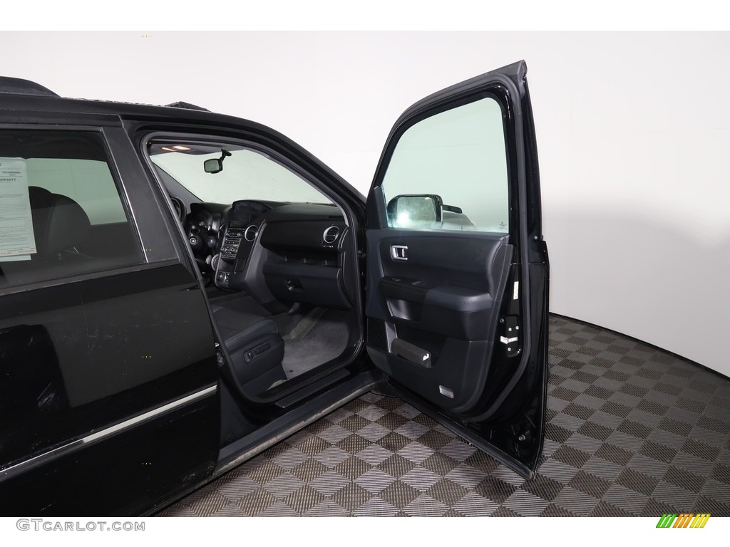 2015 Pilot Touring 4WD - Crystal Black Pearl / Black photo #32