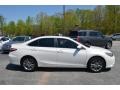 Super White - Camry SE Photo No. 2