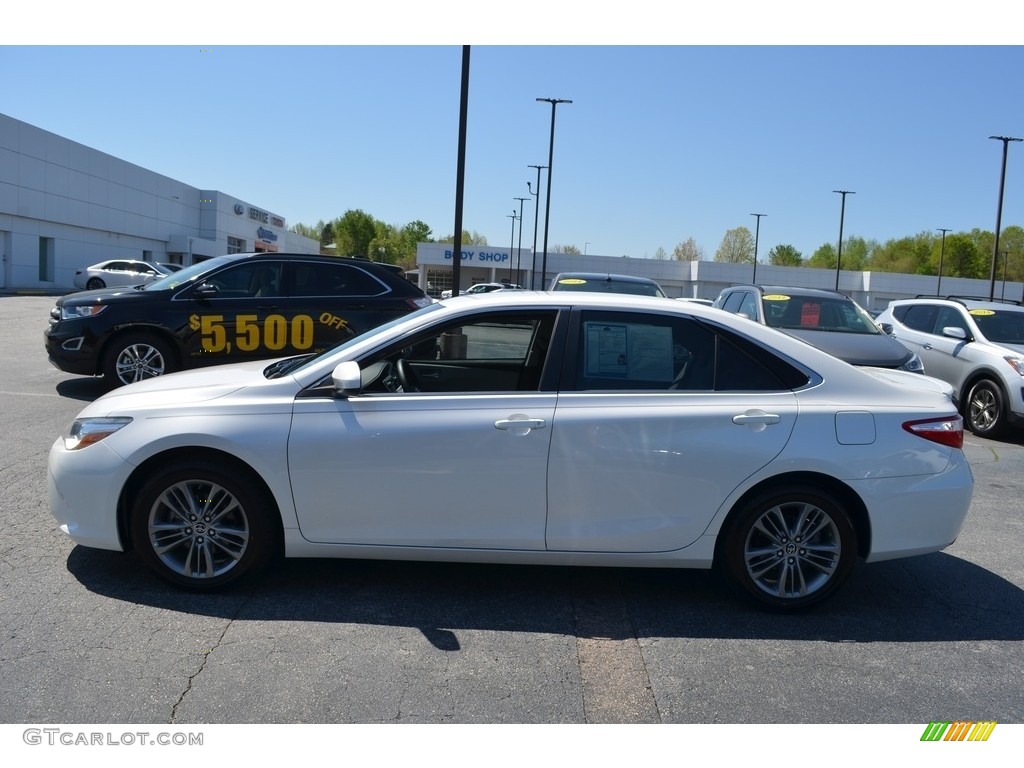 2015 Camry SE - Super White / Almond photo #5