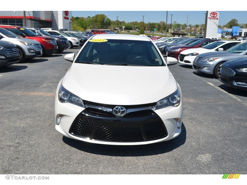 2015 Camry SE - Super White / Almond photo #23