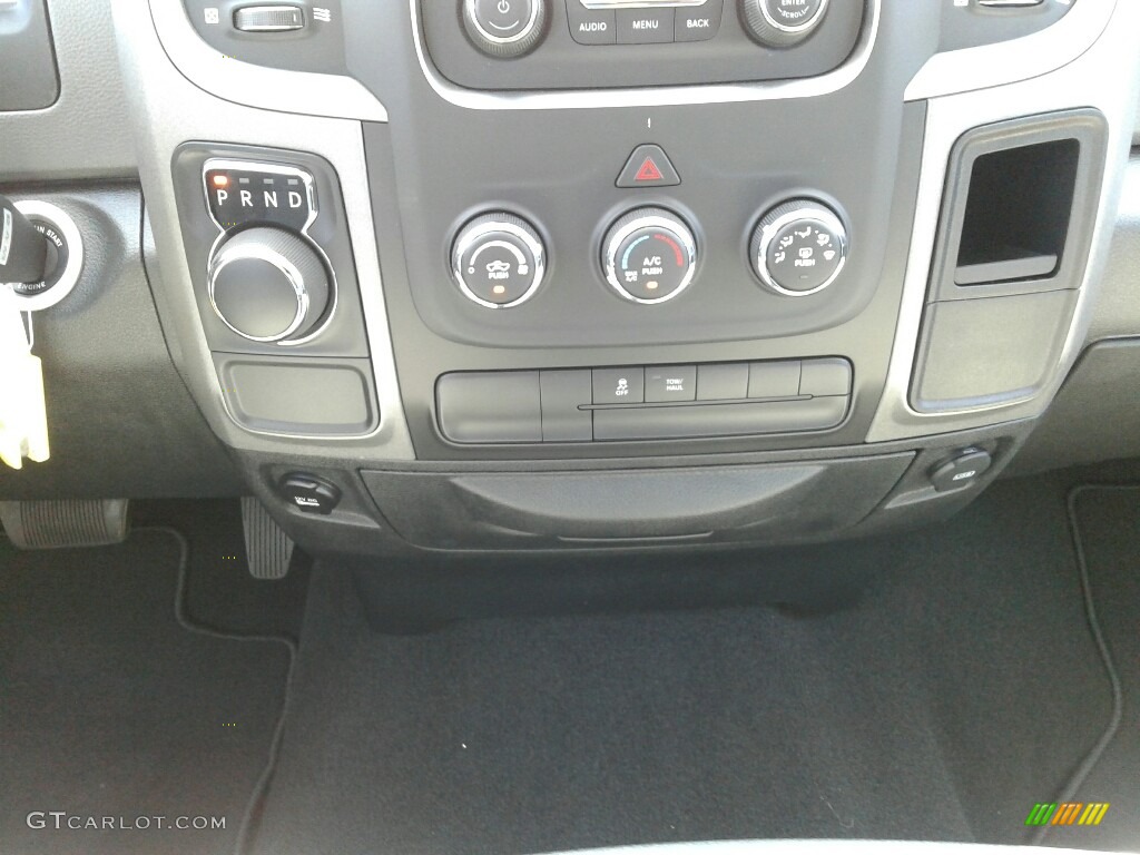 2018 1500 Express Crew Cab - Bright Silver Metallic / Black/Diesel Gray photo #16