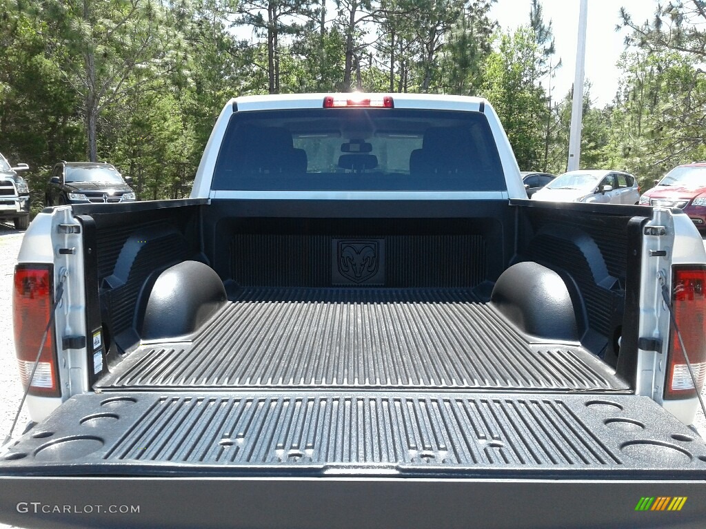 2018 1500 Express Crew Cab - Bright Silver Metallic / Black/Diesel Gray photo #19
