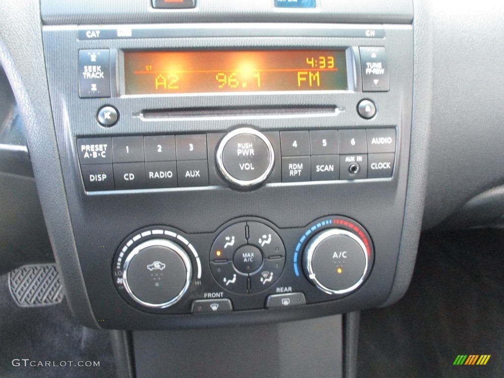 2009 Altima 2.5 S - Winter Frost Pearl / Charcoal photo #17