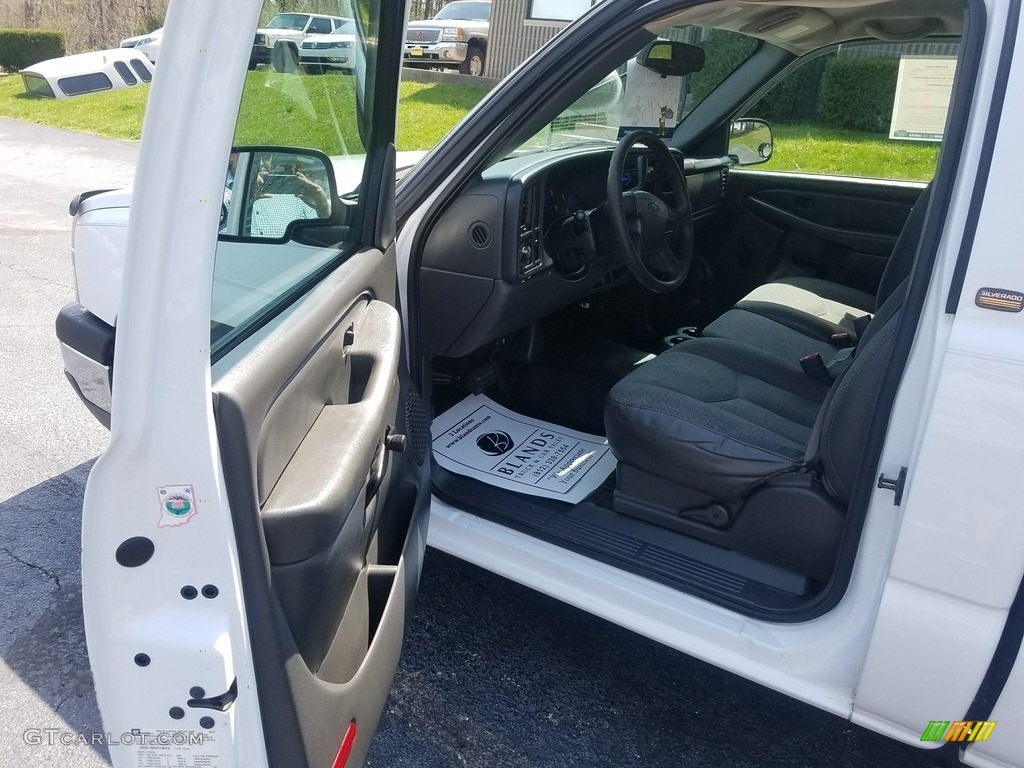2004 Silverado 1500 Regular Cab - Summit White / Dark Charcoal photo #13