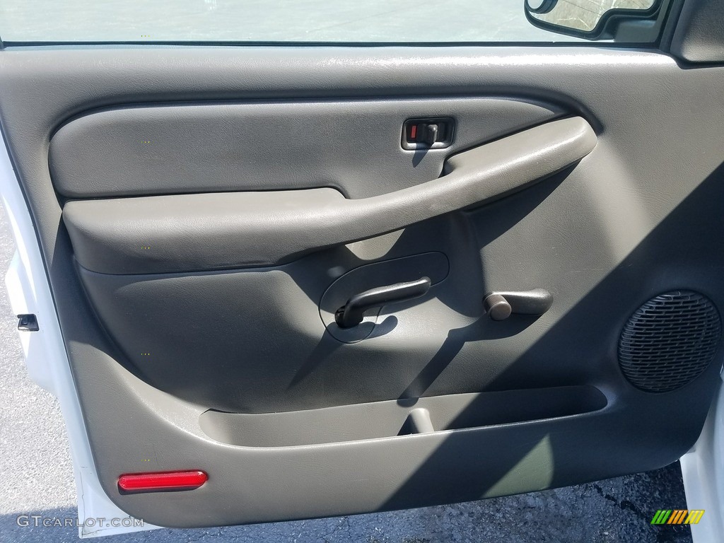 2004 Silverado 1500 Regular Cab - Summit White / Dark Charcoal photo #14