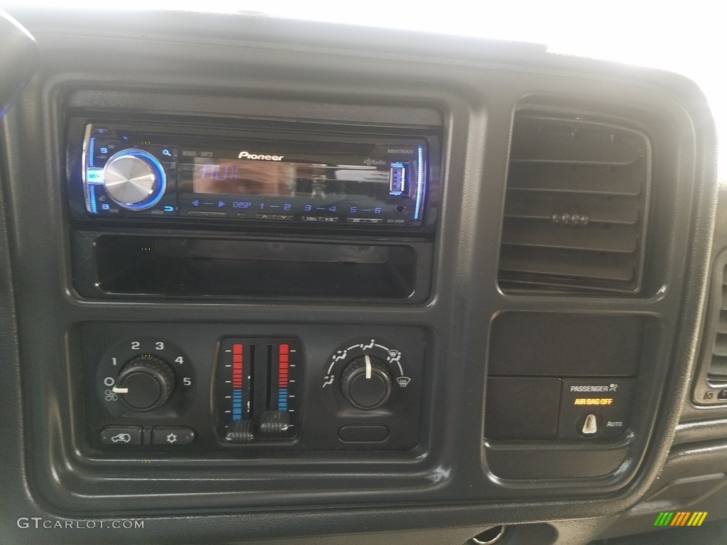 2004 Silverado 1500 Regular Cab - Summit White / Dark Charcoal photo #22
