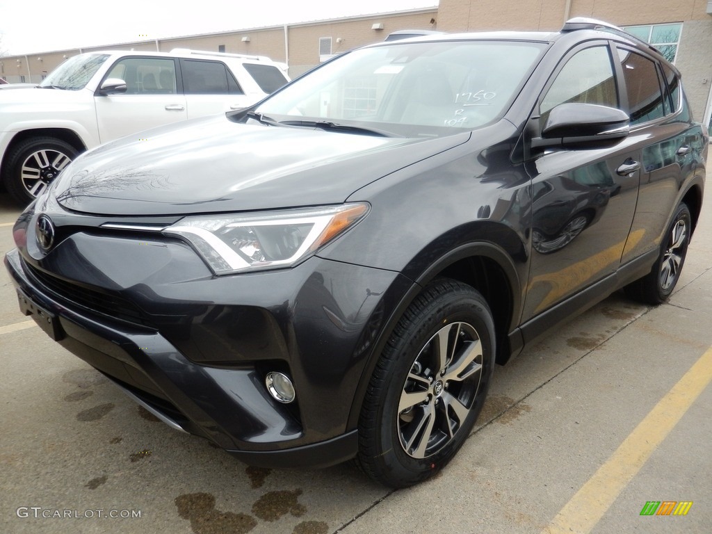 2018 RAV4 XLE - Magnetic Gray Metallic / Ash photo #1