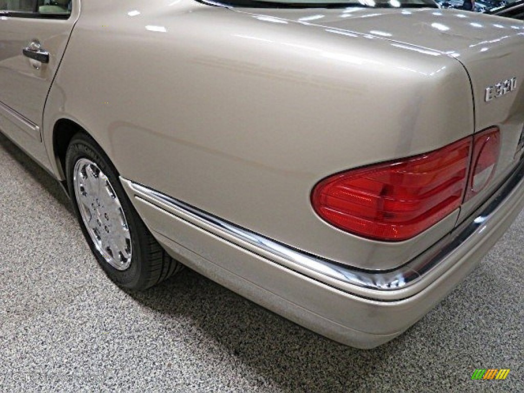 1999 E 320 Sedan - Smoke Silver Metallic / Parchment photo #7
