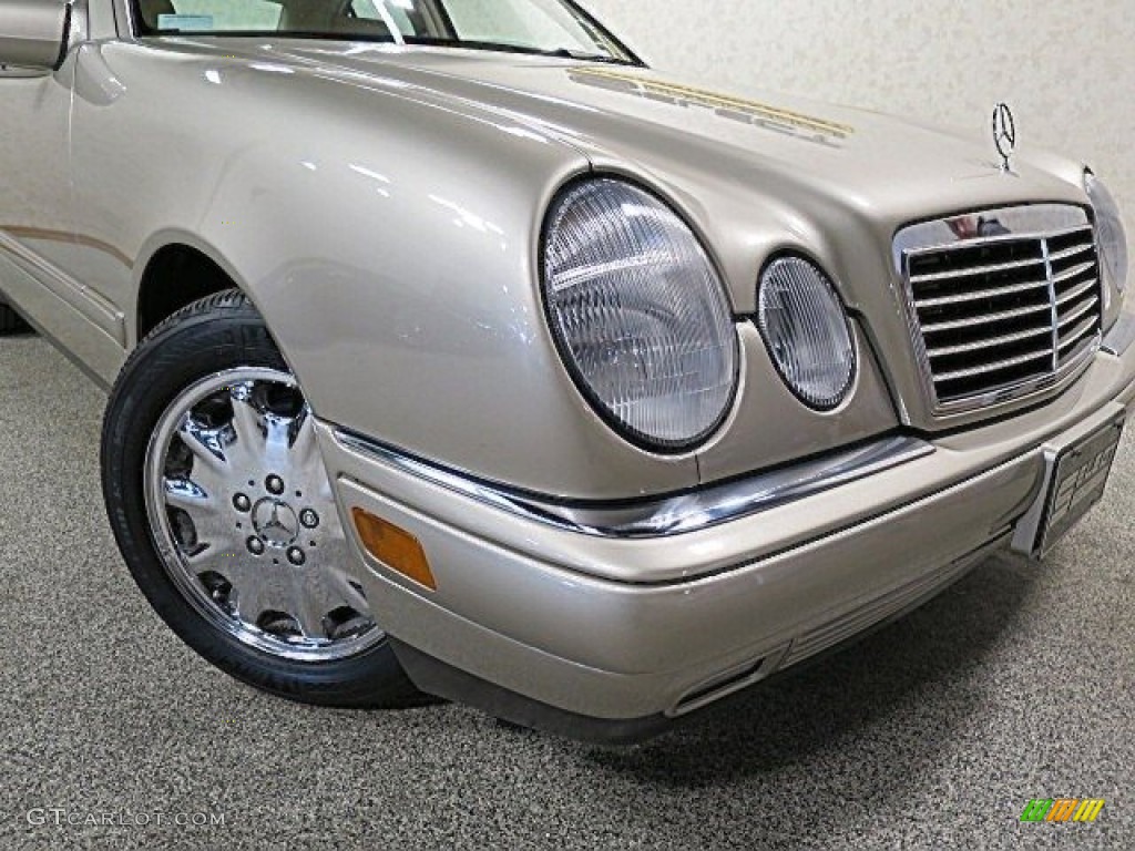 1999 E 320 Sedan - Smoke Silver Metallic / Parchment photo #8
