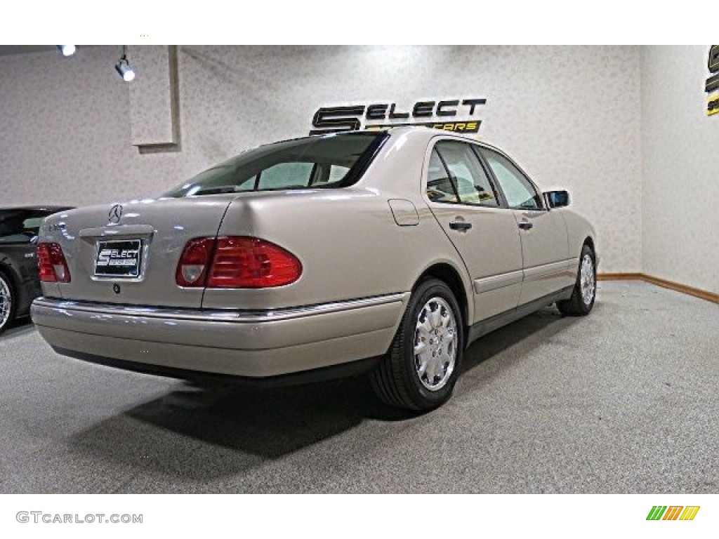1999 E 320 Sedan - Smoke Silver Metallic / Parchment photo #11