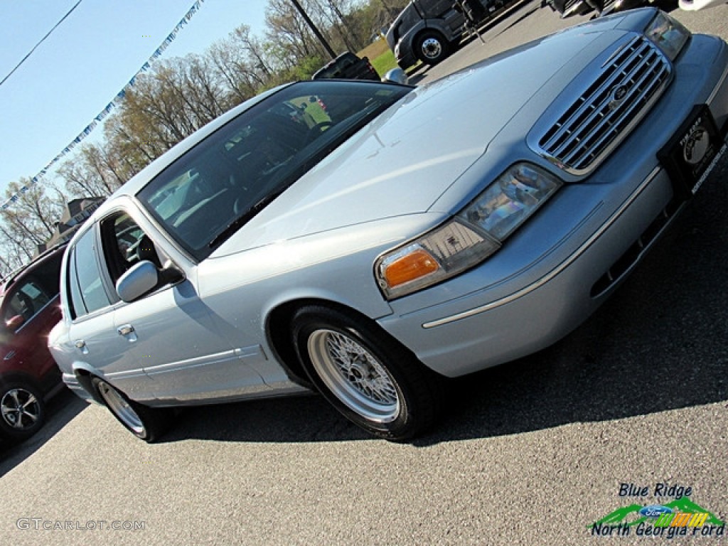 1999 Crown Victoria LX - Light Blue Metallic / Dark Denim Blue photo #24