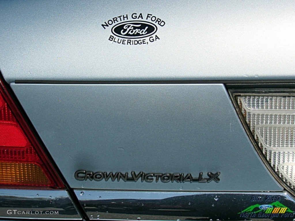 1999 Crown Victoria LX - Light Blue Metallic / Dark Denim Blue photo #27