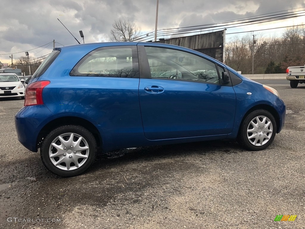 2007 Yaris 3 Door Liftback - Blazing Blue Metallic / Dark Charcoal photo #7