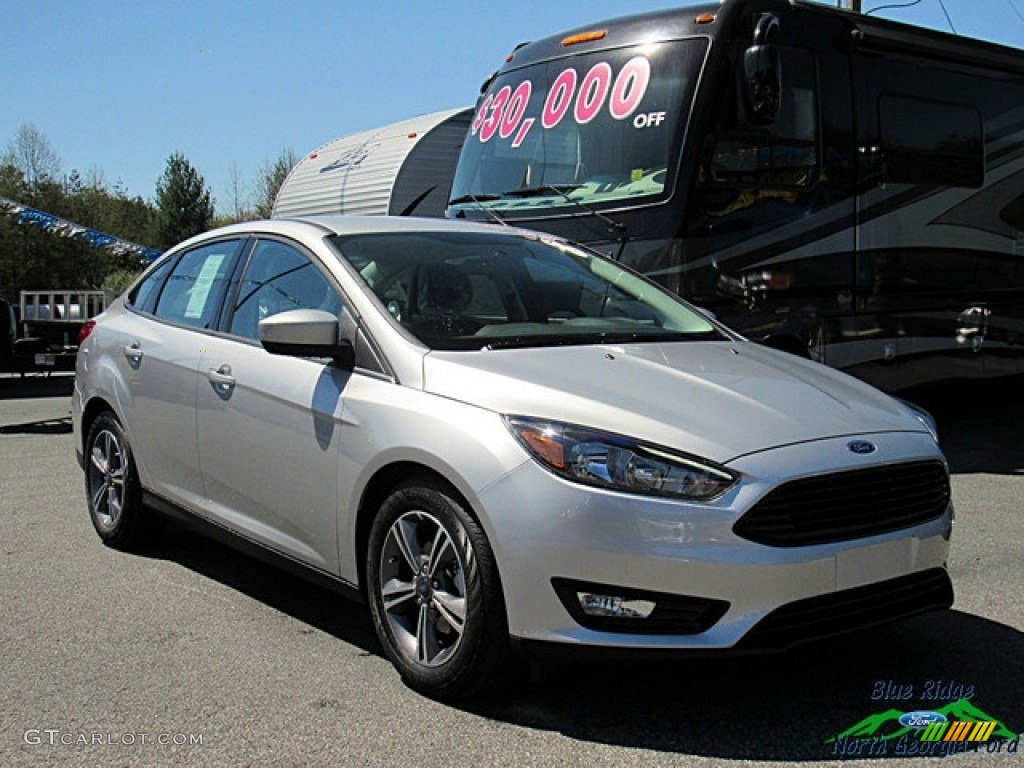 2018 Focus SE Sedan - Ingot Silver / Charcoal Black photo #7
