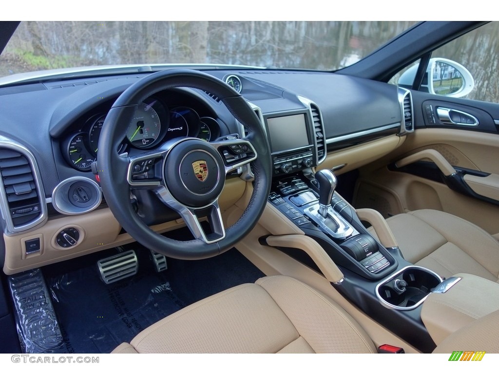 Black/Luxor Beige Interior 2016 Porsche Cayenne S E-Hybrid Photo #126703502