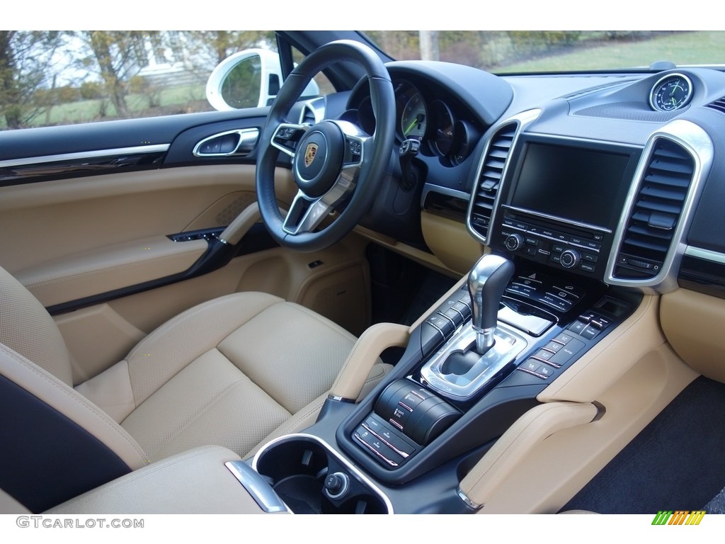 2016 Porsche Cayenne S E-Hybrid Black/Luxor Beige Dashboard Photo #126703580