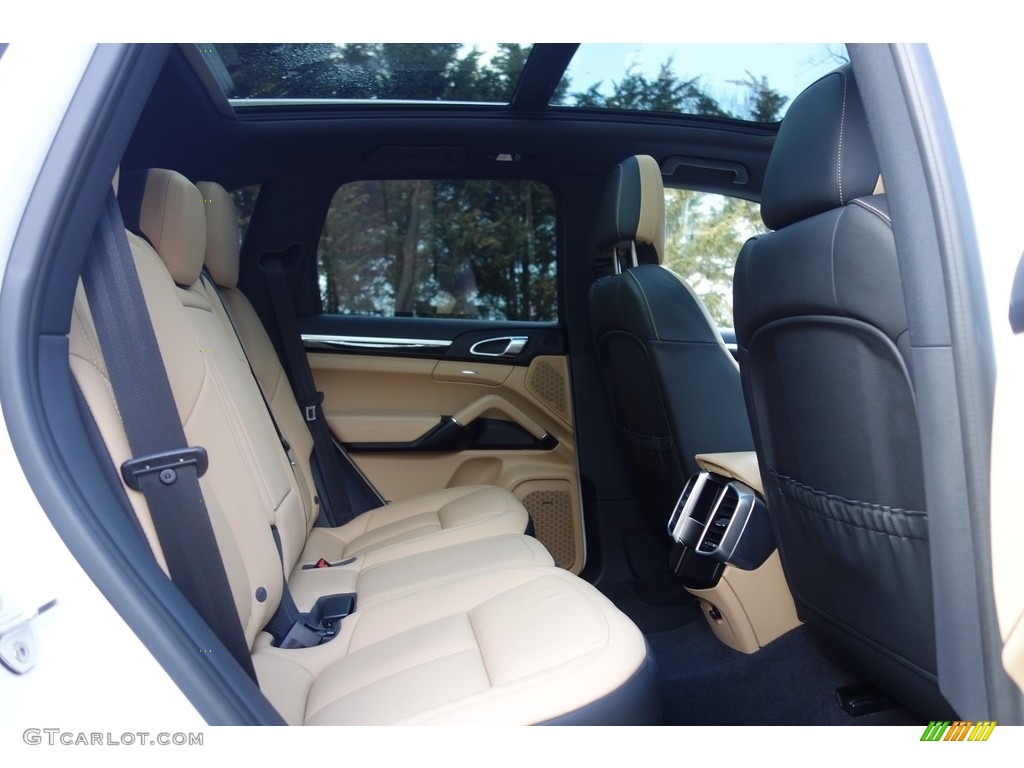 2016 Porsche Cayenne S E-Hybrid Rear Seat Photo #126703625