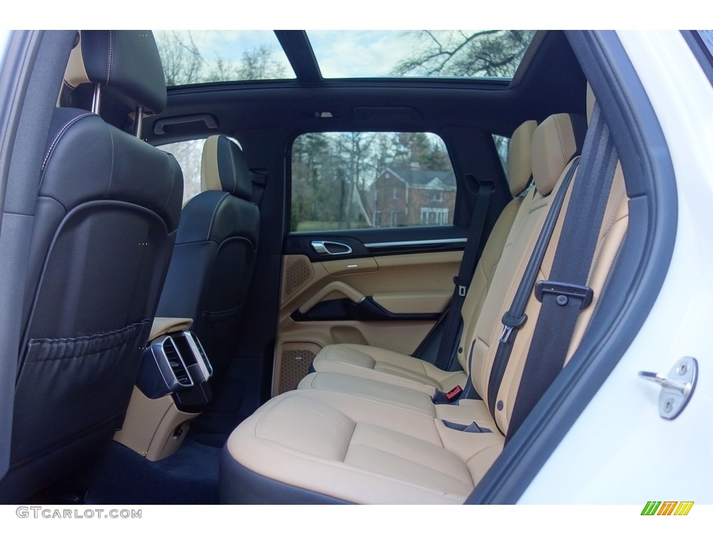 2016 Porsche Cayenne S E-Hybrid Rear Seat Photo #126703649