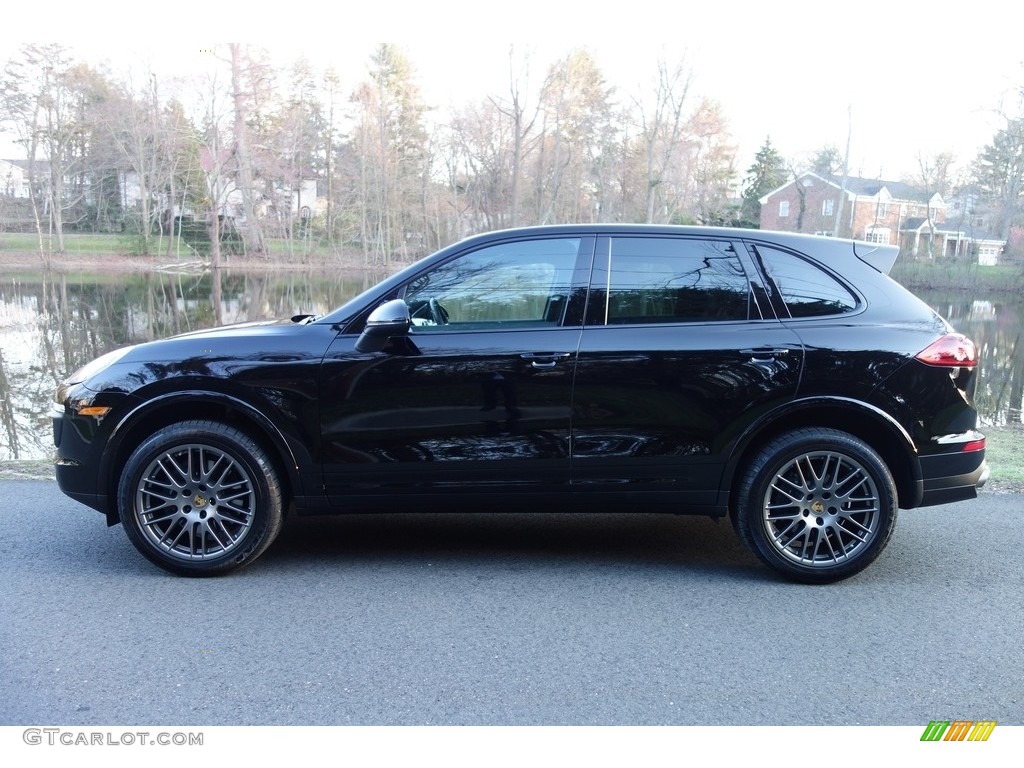 2018 Cayenne Platinum Edition - Black / Black photo #3