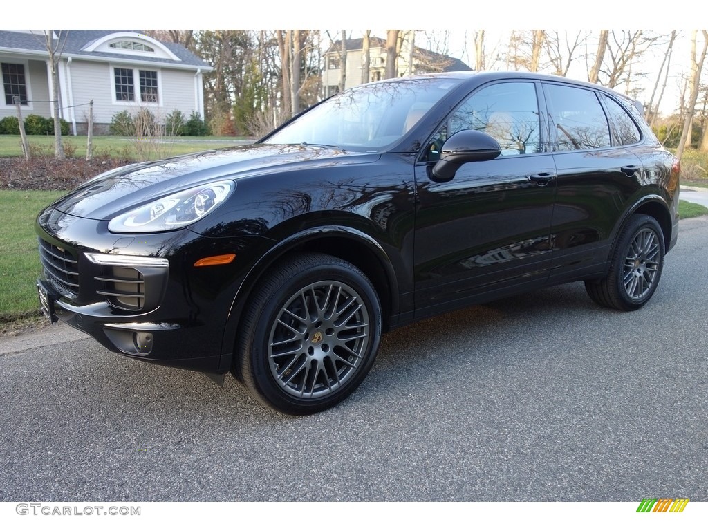 2018 Cayenne Platinum Edition - Black / Black/Luxor Beige photo #1