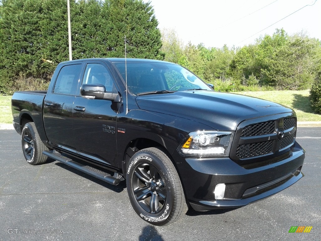 2018 1500 Night Crew Cab 4x4 - Brilliant Black Crystal Pearl / Black photo #4