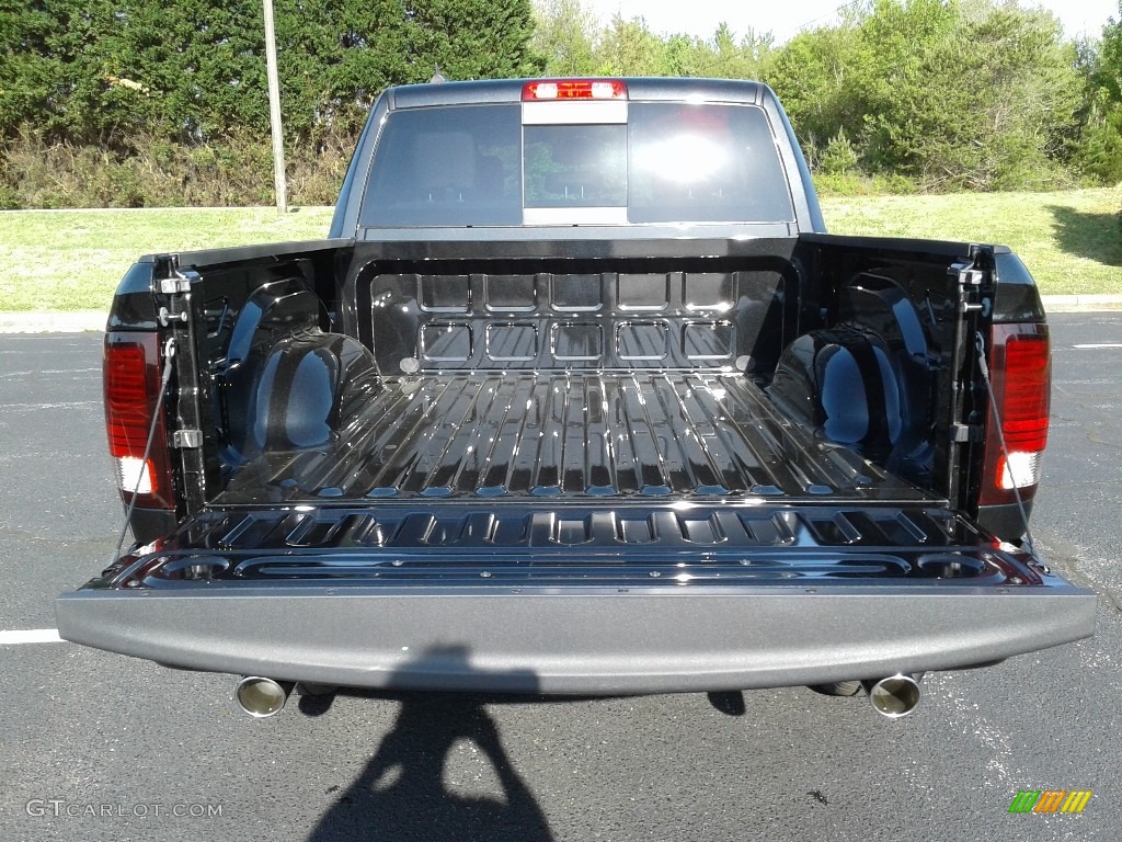 2018 1500 Night Crew Cab 4x4 - Brilliant Black Crystal Pearl / Black photo #13