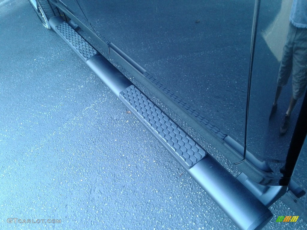 2018 1500 Night Crew Cab 4x4 - Brilliant Black Crystal Pearl / Black photo #33