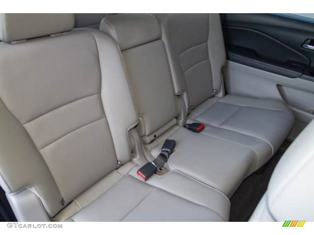 2016 Pilot EX-L - Lunar Silver Metallic / Gray photo #24