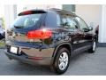 Deep Black Pearl - Tiguan S Photo No. 10