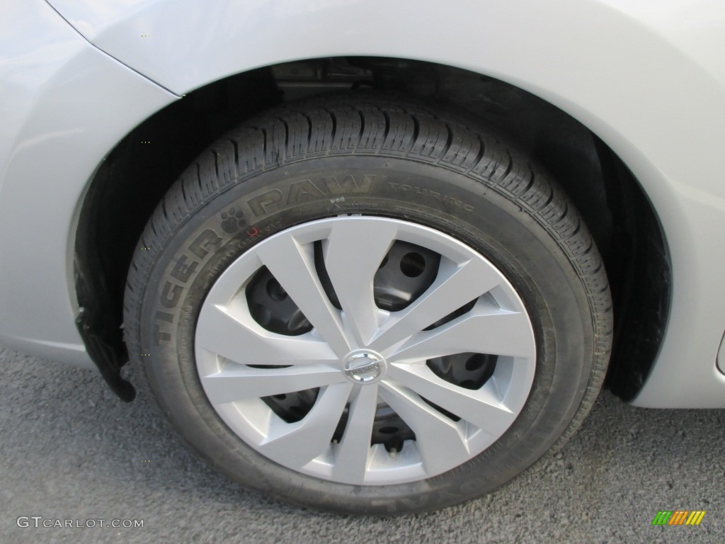 2018 Nissan Versa Note SV Wheel Photos