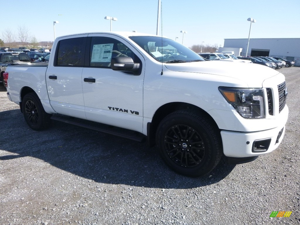 2018 Titan SV Crew Cab 4x4 - Pearl White / Black photo #1