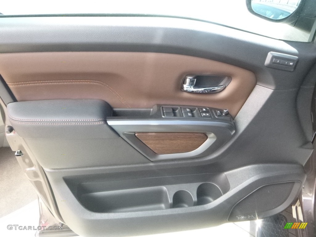 2018 Nissan Titan Platinum Reserve Crew Cab 4x4 Platinum Reserve Black/Brown Door Panel Photo #126724086