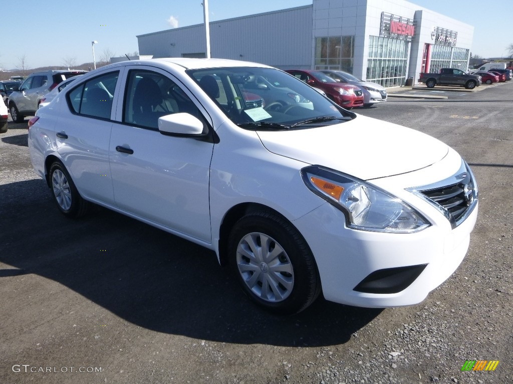 2018 nissan versa white