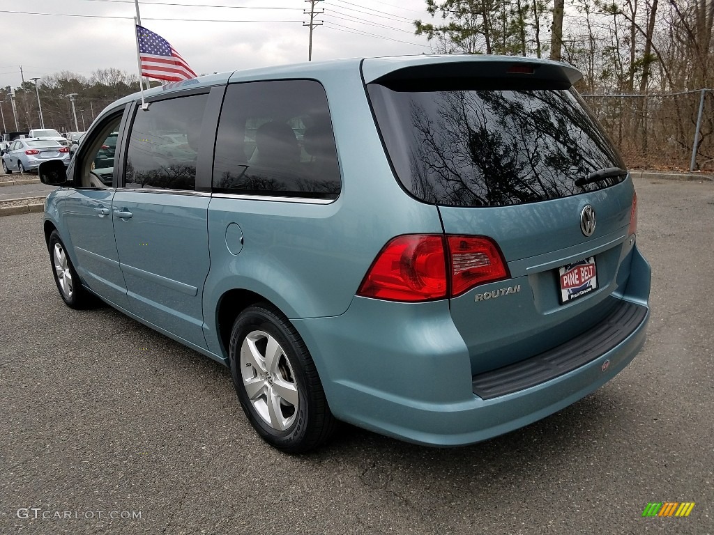 2009 Routan SEL - Antigua Blue Metallic / Aero Grey photo #5