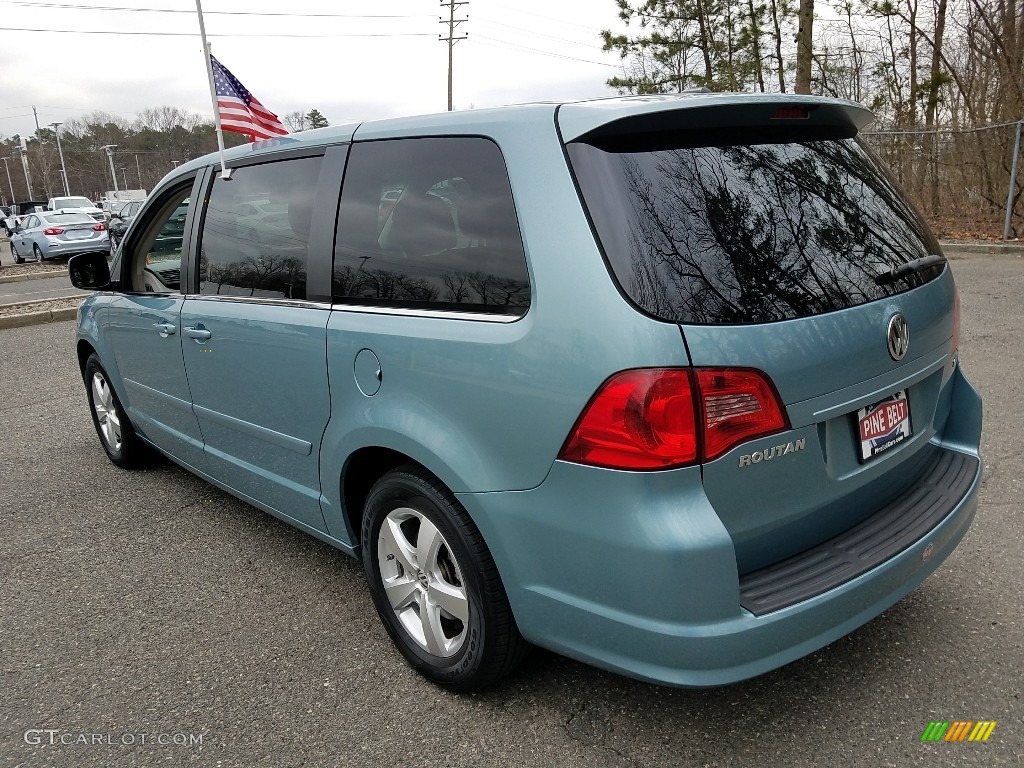 2009 Routan SEL - Antigua Blue Metallic / Aero Grey photo #17