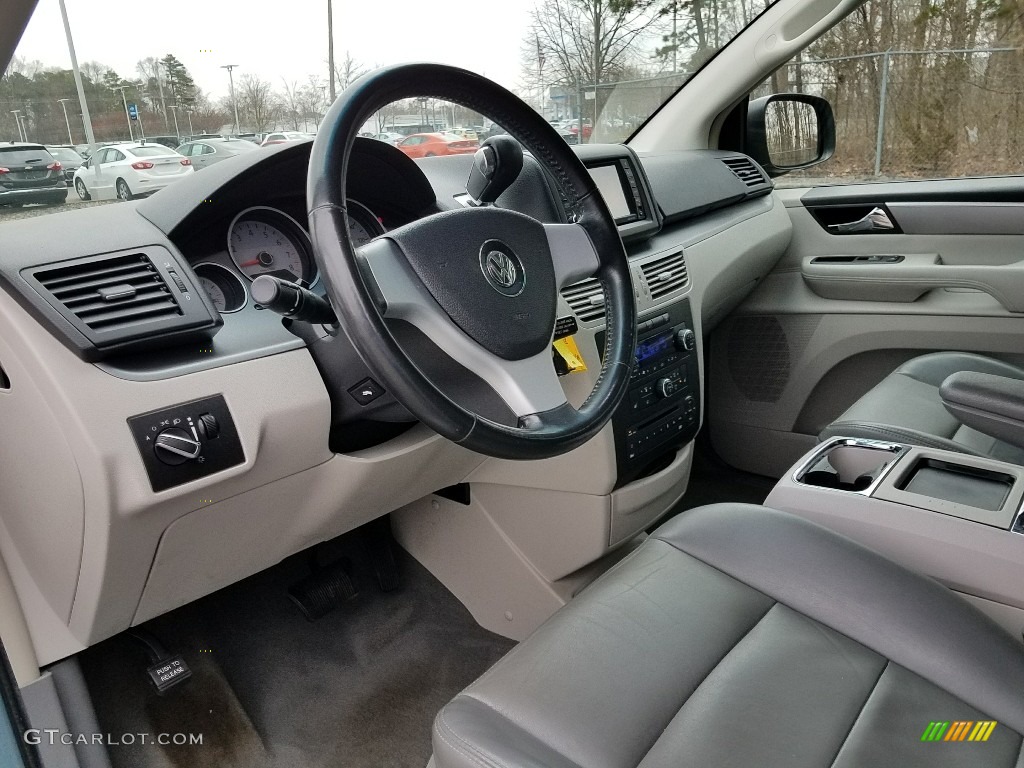 2009 Routan SEL - Antigua Blue Metallic / Aero Grey photo #24