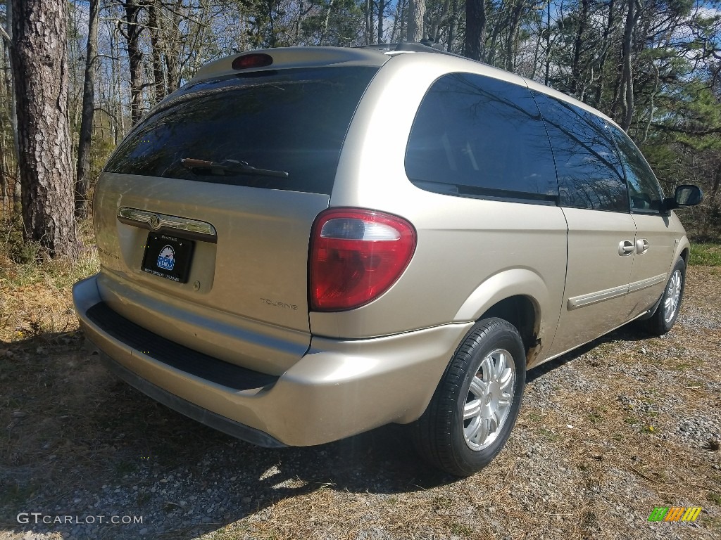 2005 Town & Country Touring - Linen Gold Metallic / Medium Slate Gray photo #5