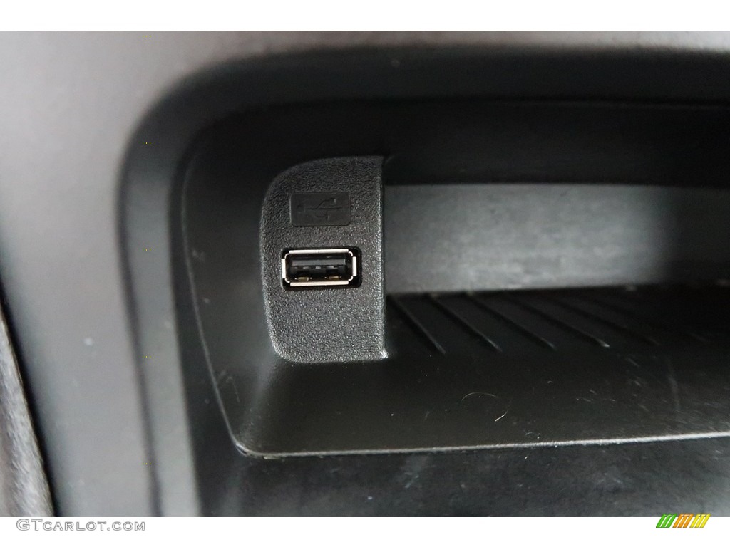 2015 Focus SE Hatchback - Ingot Silver Metallic / Charcoal Black photo #3