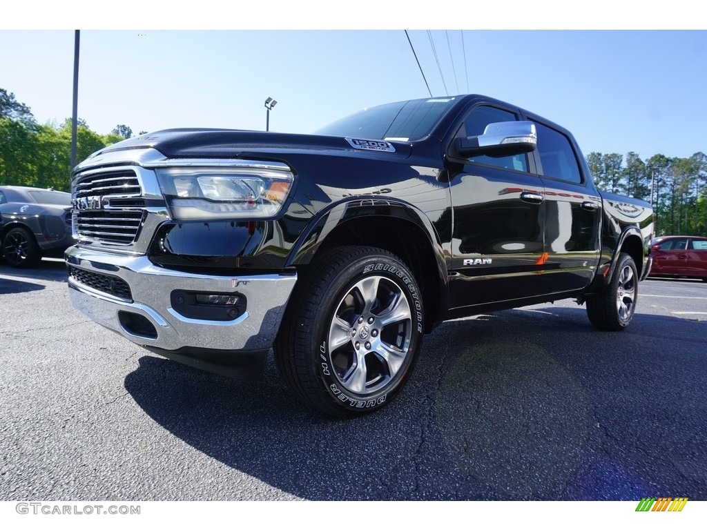 2019 1500 Laramie Crew Cab 4x4 - Diamond Black Crystal Pearl / Black photo #3
