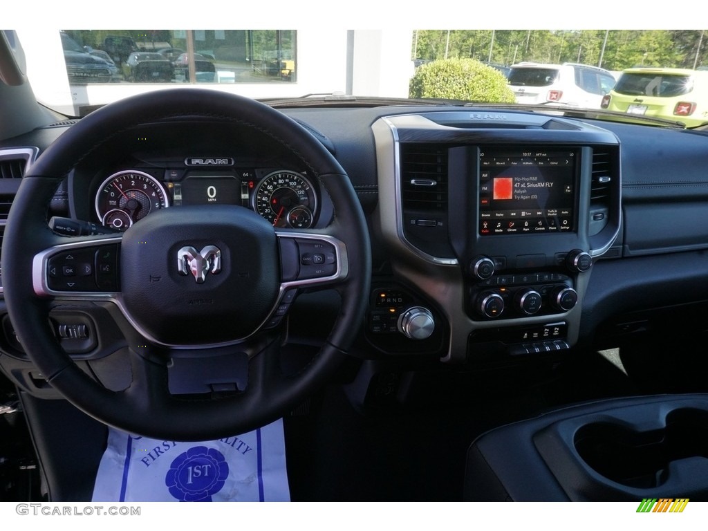 2019 1500 Laramie Crew Cab 4x4 - Diamond Black Crystal Pearl / Black photo #6