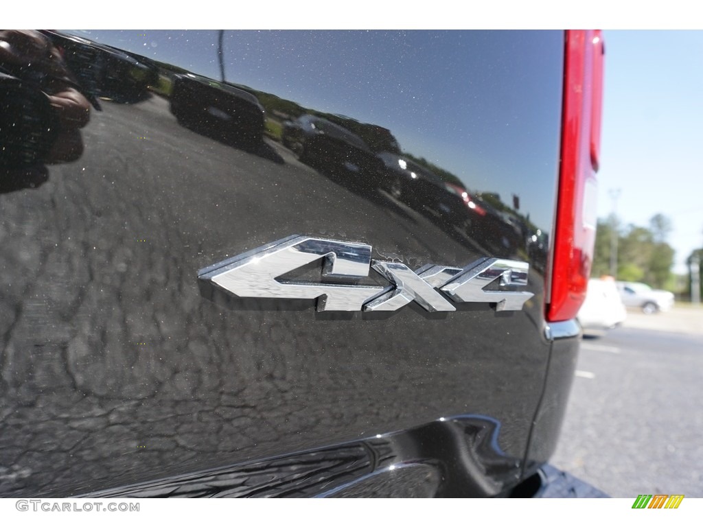 2019 1500 Laramie Crew Cab 4x4 - Diamond Black Crystal Pearl / Black photo #10