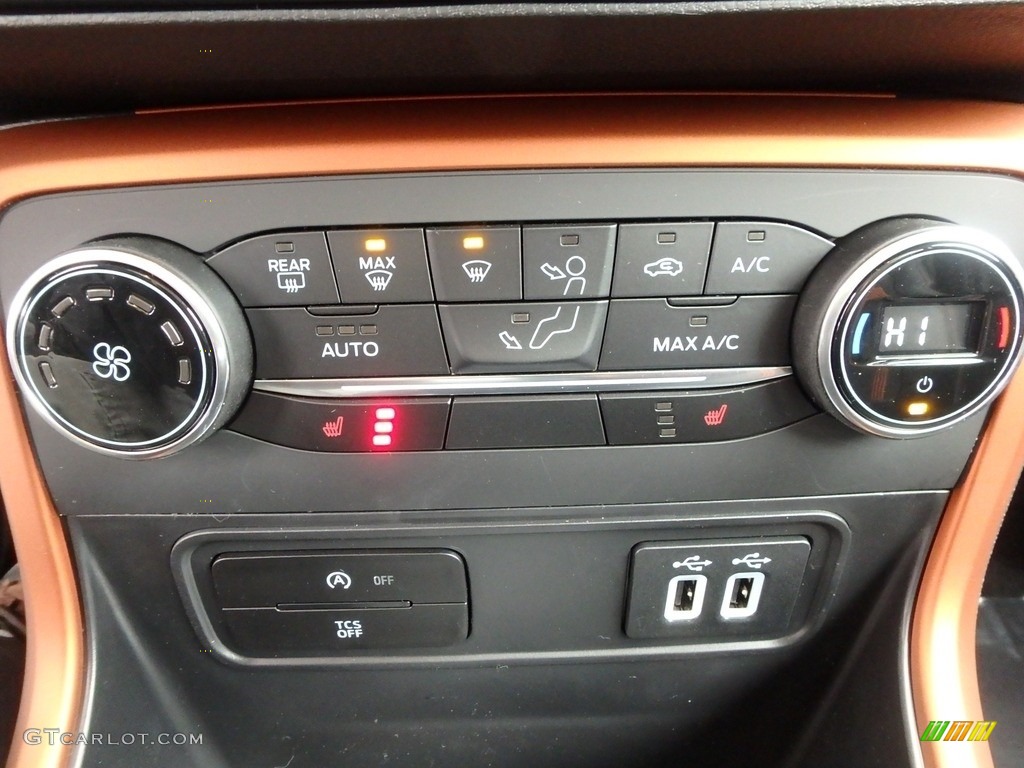 2018 Ford EcoSport SES 4WD Controls Photos