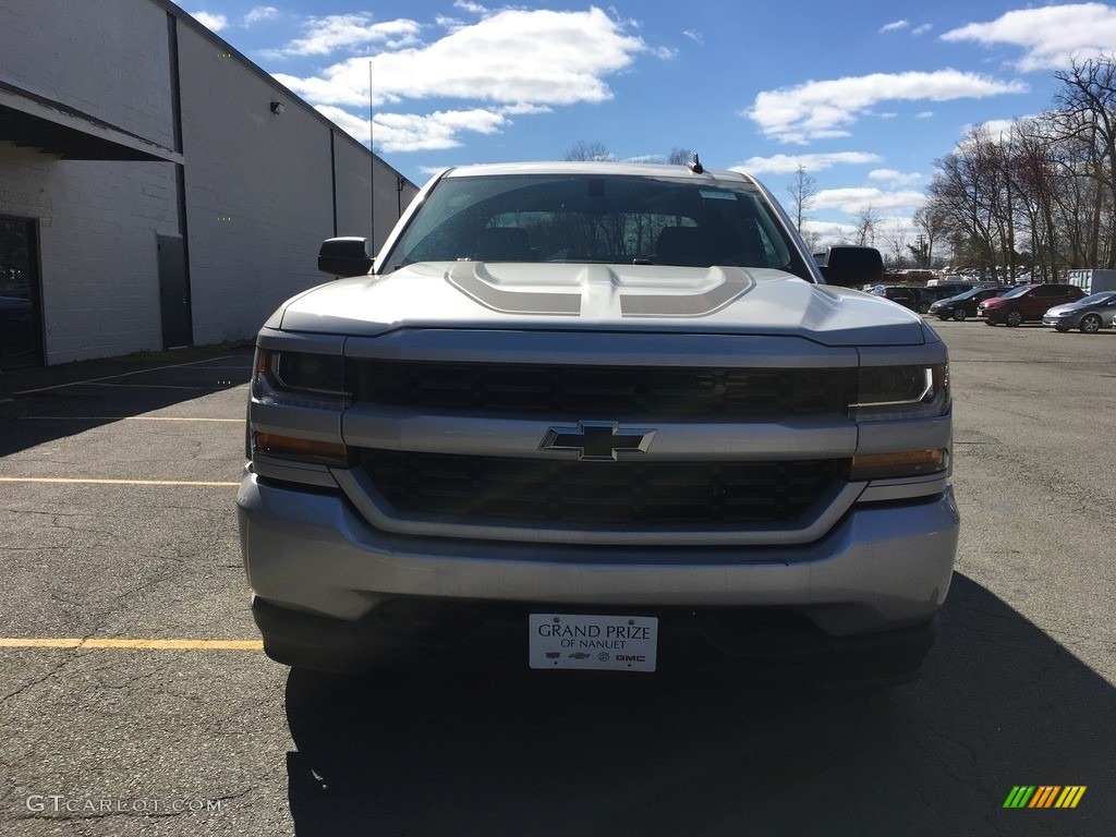 2018 Silverado 1500 Custom Crew Cab 4x4 - Silver Ice Metallic / Dark Ash/Jet Black photo #8