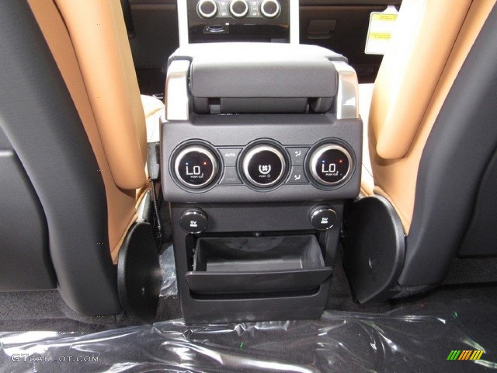 2018 Land Rover Discovery HSE Controls Photo #126750651