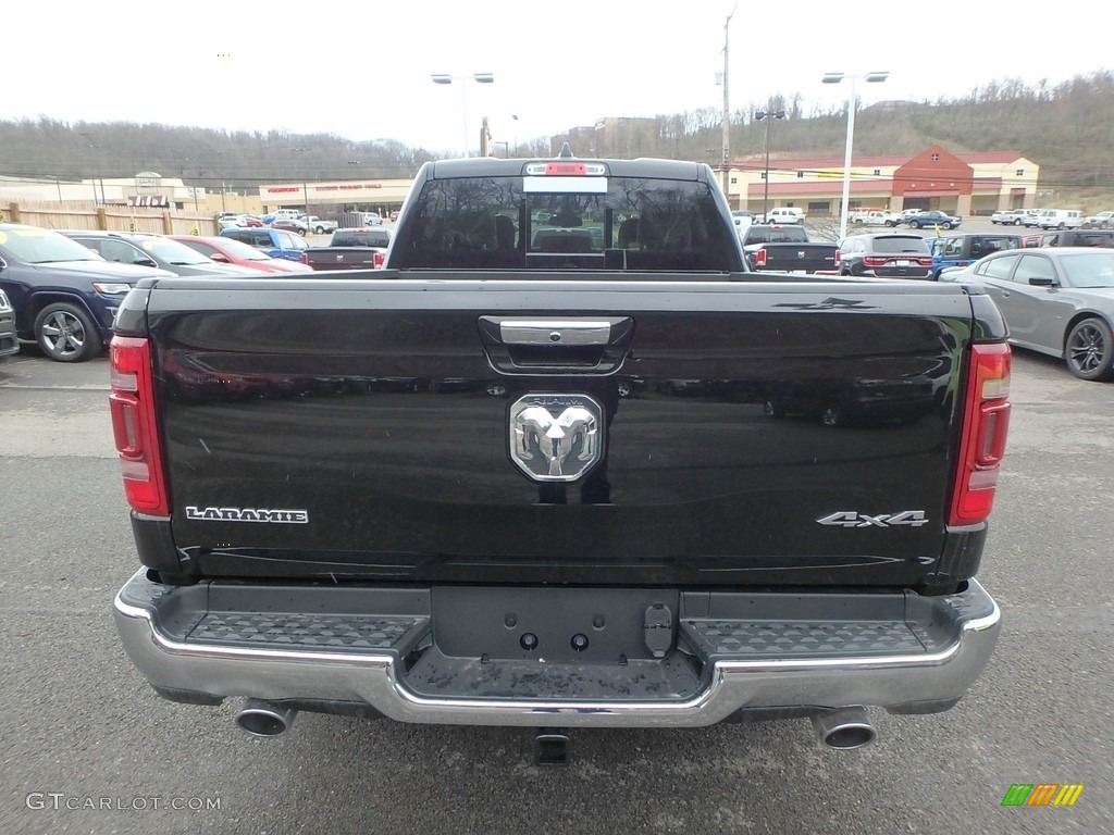 2019 1500 Laramie Crew Cab 4x4 - Diamond Black Crystal Pearl / Black photo #4
