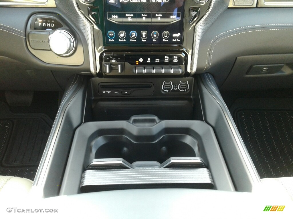 2019 1500 Limited Crew Cab - Diamond Black Crystal Pearl / Indigo/Frost photo #16